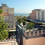 Hotel Desiree 3*