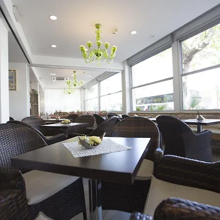 Desiree Ξενοδοχείο Cesenatico