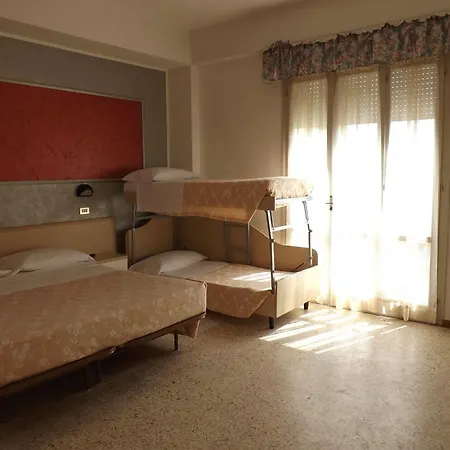 Desiree Hotel 3*