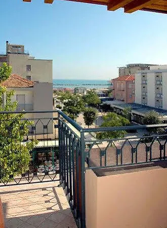 Hotel Desiree 3*