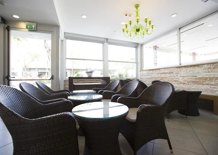 Desiree Hotel 3*