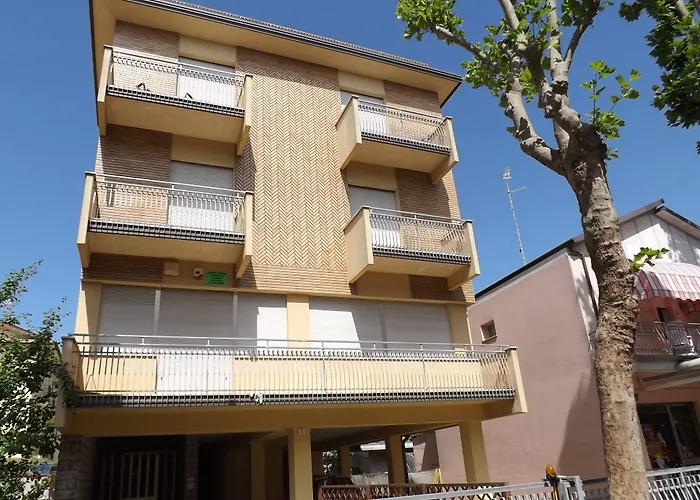 Desiree Hotel 3*