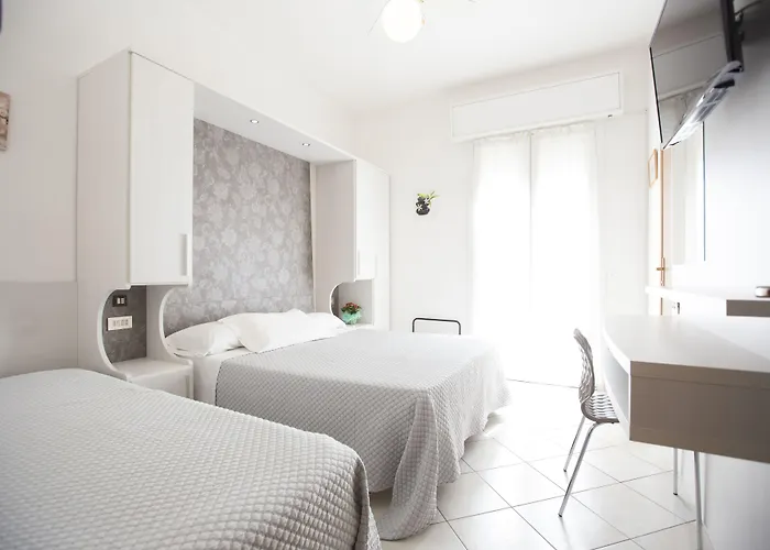 Desiree Hotel 3*